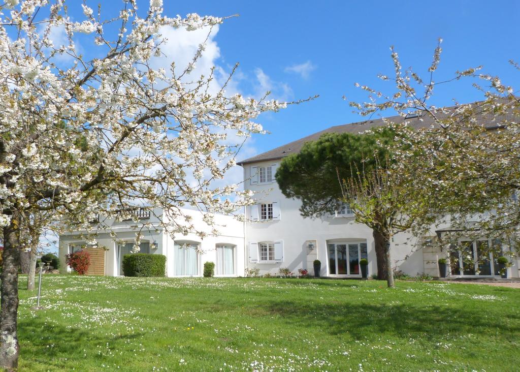 Logis Hotel Restaurant Des Chateaux 아제르히도 외부 사진