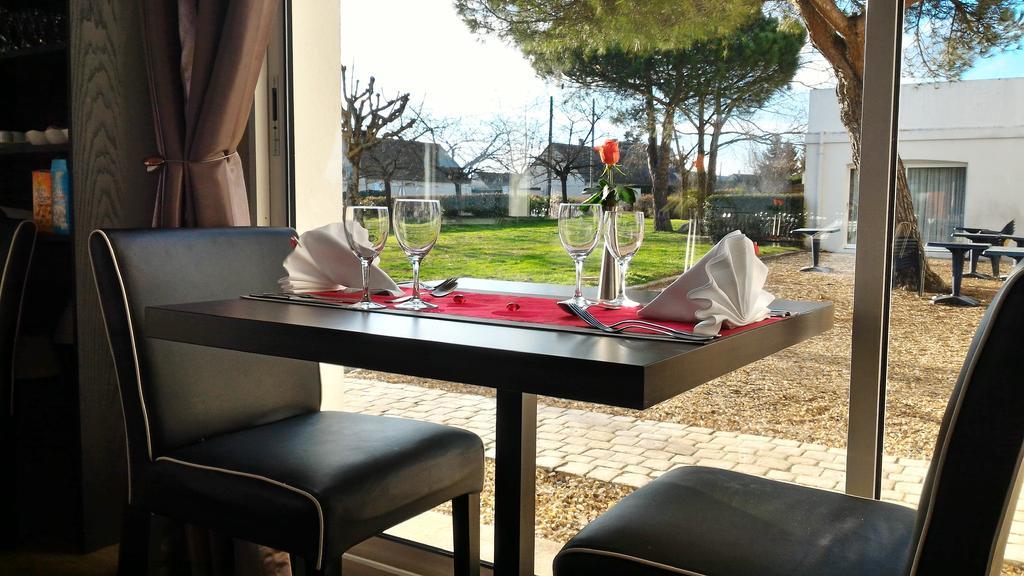 Logis Hotel Restaurant Des Chateaux 아제르히도 외부 사진