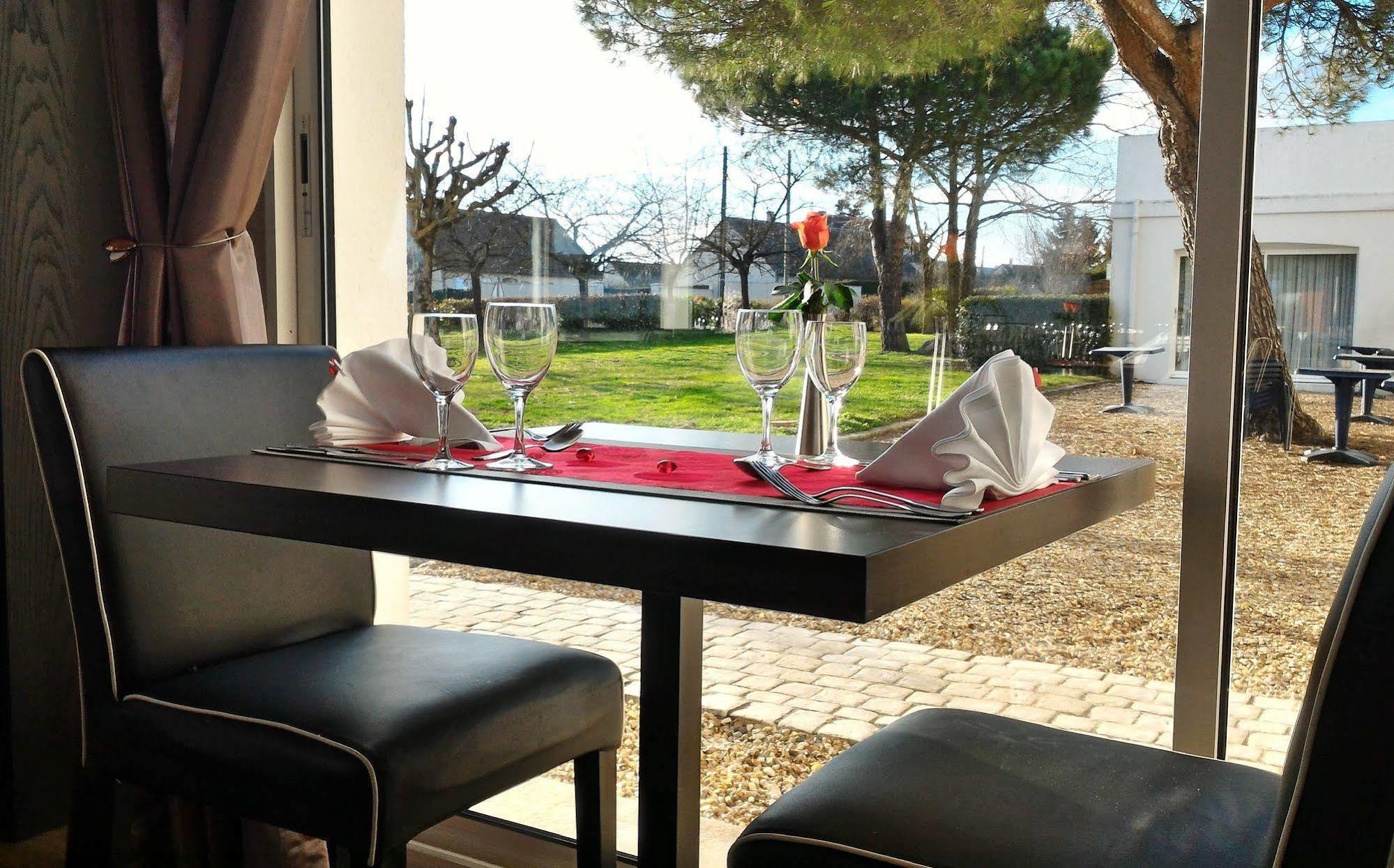Logis Hotel Restaurant Des Chateaux 아제르히도 외부 사진